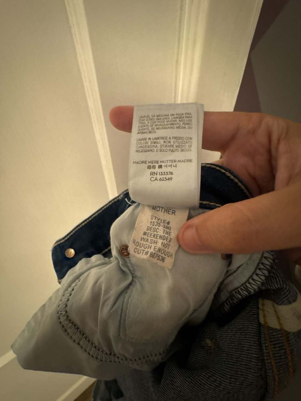 MOTHER The Weekender Fray Jeans Size 28 - Picture 8 of 8